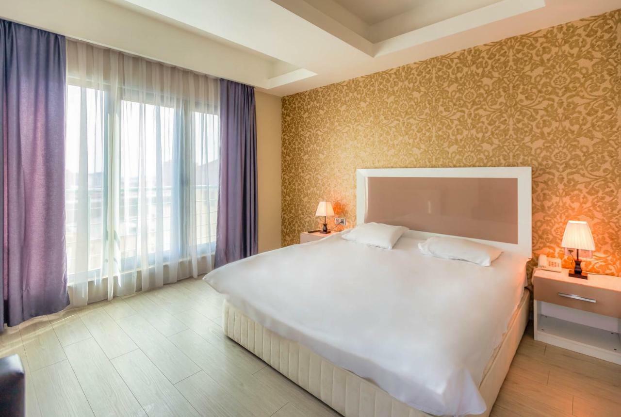 Diplomat Suites Baku Bagian luar foto